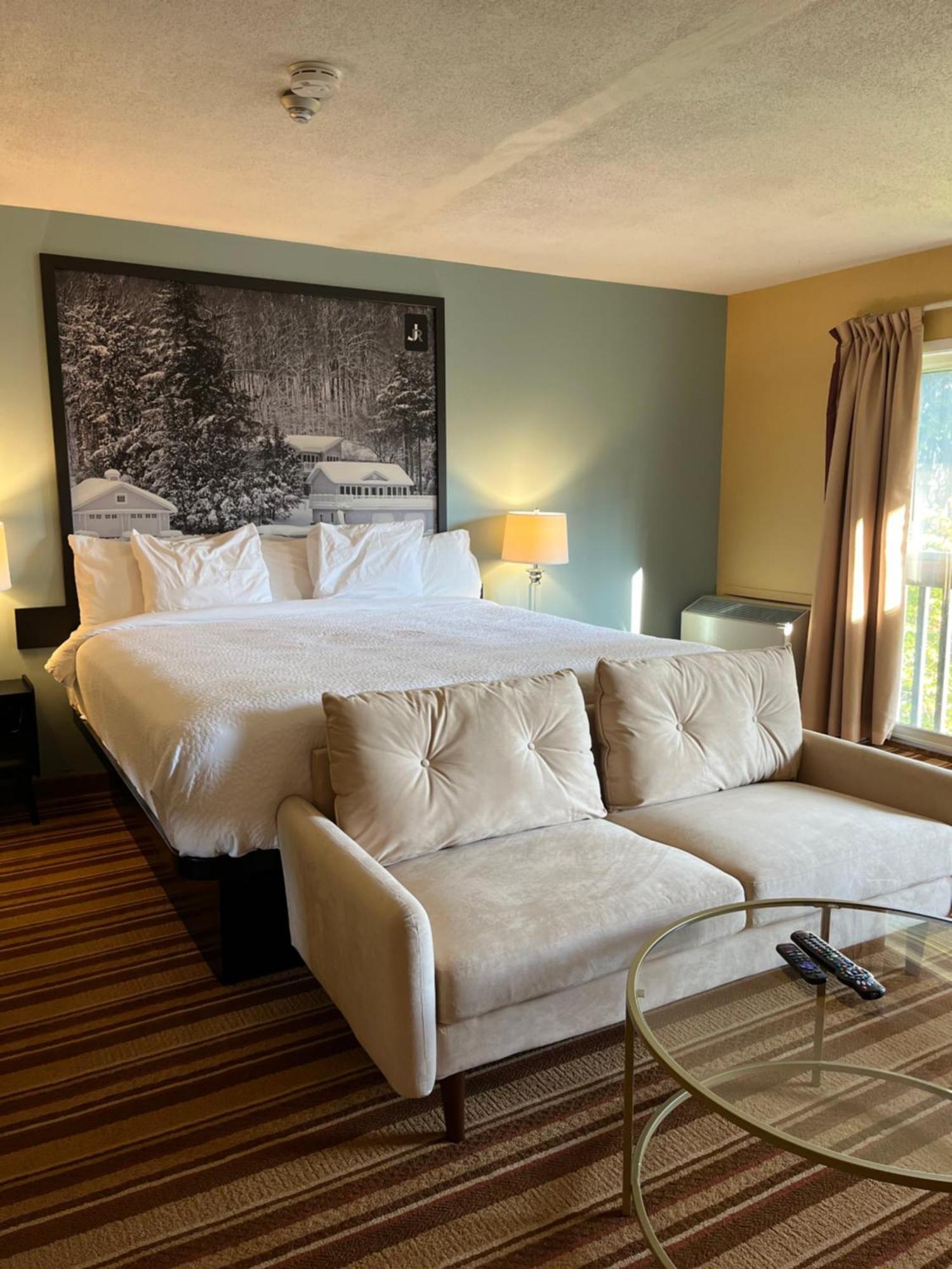 Jolly Roger Inn & Resort Otter Lake Exteriör bild